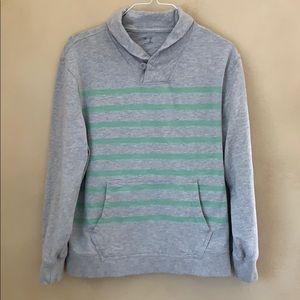 Great GAP Sweatshirt. Gray w/green stripes! 🌴